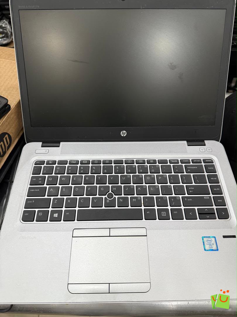 HP Core i5 ram8 et disque 256 giga ssd